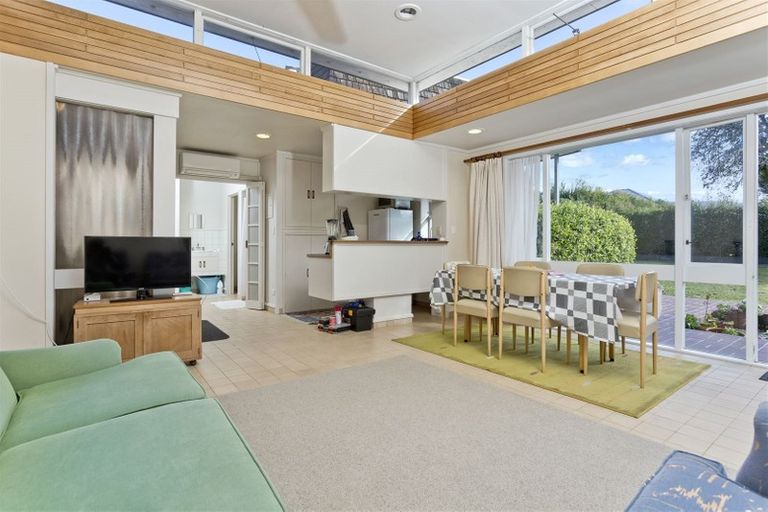 Photo of property in 10 Taharoto Road, Takapuna, Auckland, 0622