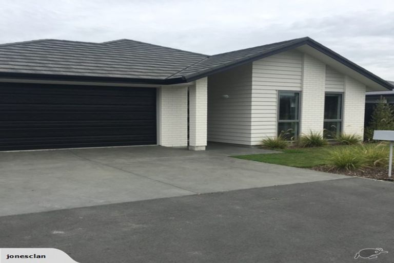 Photo of property in 16 Dunlops Crescent, Marshland, Christchurch, 8083