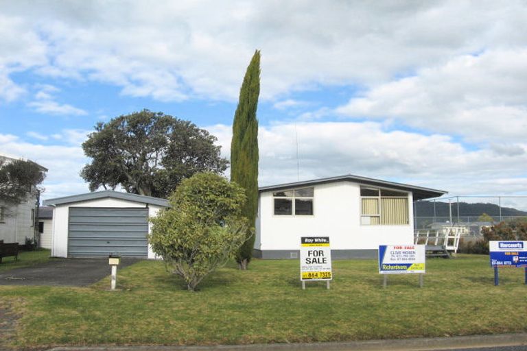 Photo of property in 23 Hornsea Road, Tairua, 3508