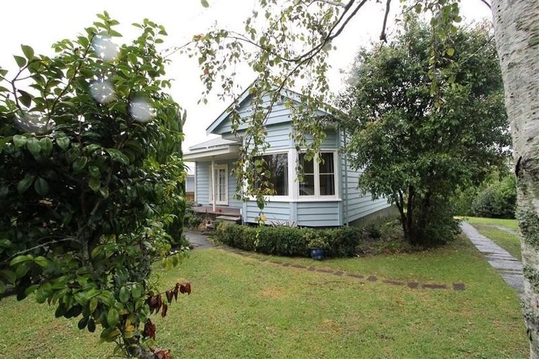 Photo of property in 27 Glenview Road, Glen Eden, Auckland, 0602