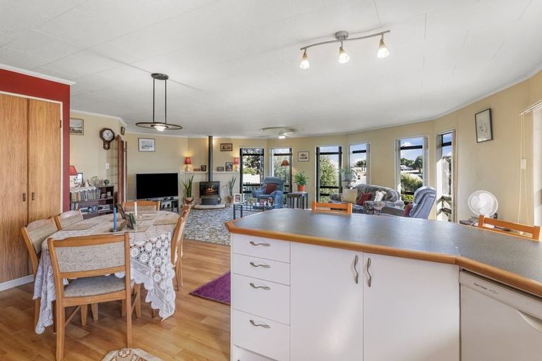 Photo of property in 24 Scott Avenue, Otaki Beach, Otaki, 5512