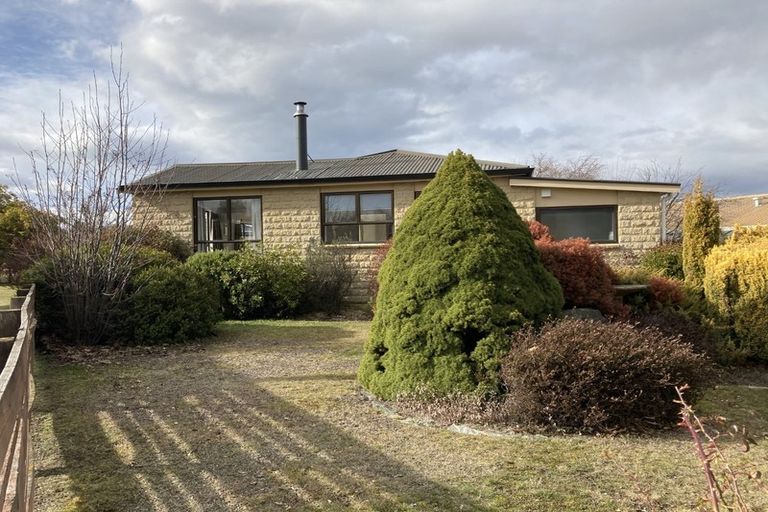 Photo of property in 8 Rata Street, Wanaka, 9305