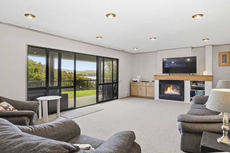 Photo of property in 2/18 Sailmaker Close, Whitby, Porirua, 5024