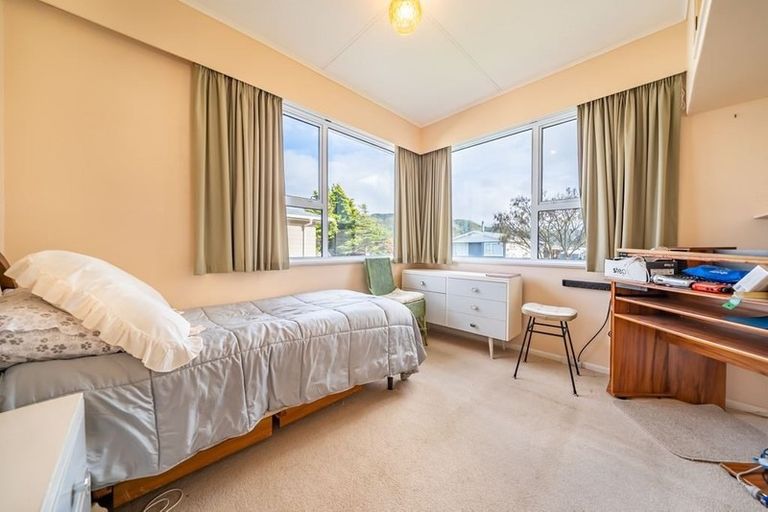 Photo of property in 6 Pencarrow Crescent, Wainuiomata, Lower Hutt, 5014