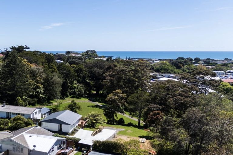 Photo of property in 15a Wiremu Place, Blagdon, New Plymouth, 4310