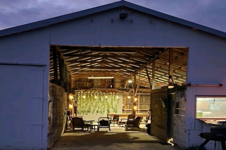 Photo of property in 300 Hinemoa Valley Road, Kaitawa, Pahiatua, 4981