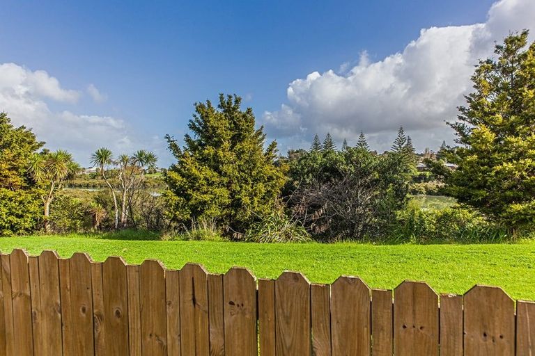 Photo of property in 39 Davington Way, Burswood, Auckland, 2013