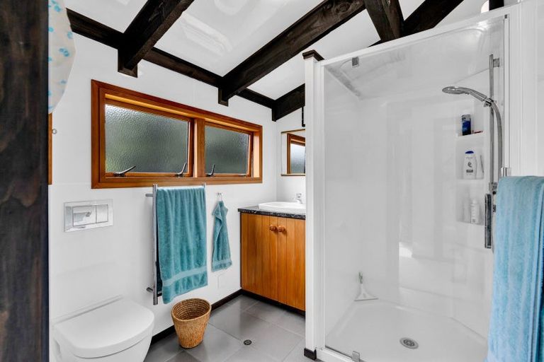 Photo of property in 24 Prudence Place, Oakura, 4314