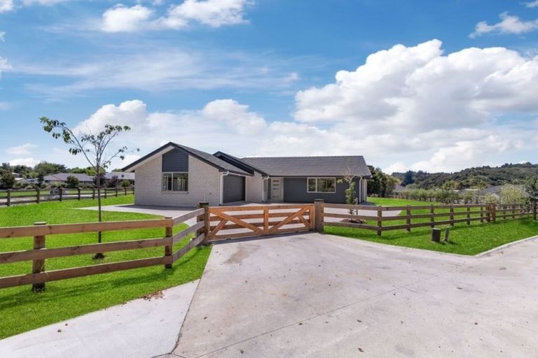 Photo of property in 17 Downer Access Road, Kaukapakapa, 0873