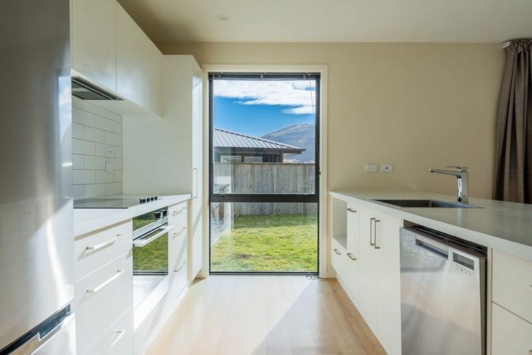Photo of property in 10 Ward Street, Jacks Point, Queenstown, 9371