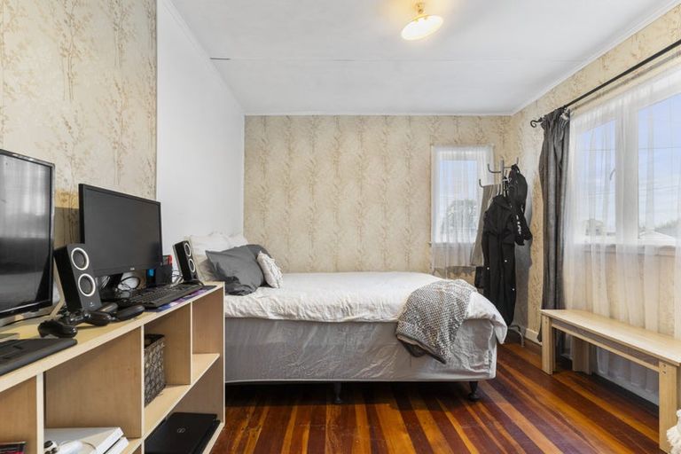 Photo of property in 1/15 Forest Hill Road, Henderson, Auckland, 0612