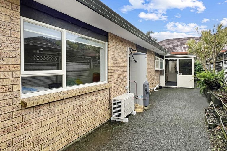 Photo of property in 12 Stewart Gibson Place, Manurewa, Auckland, 2105