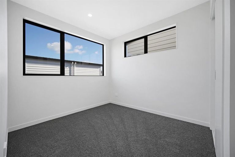 Photo of property in 2 Tukauri Place, Papakura, 2110