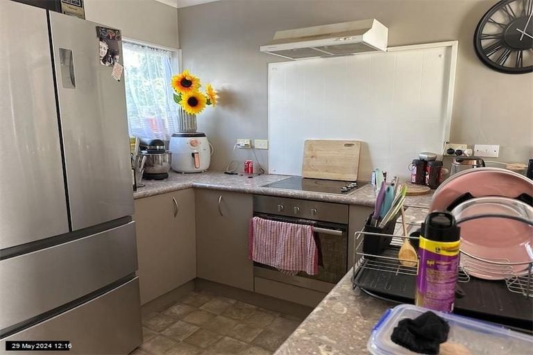 Photo of property in 12 Yeats Crescent, Fairfield, Hamilton, 3214