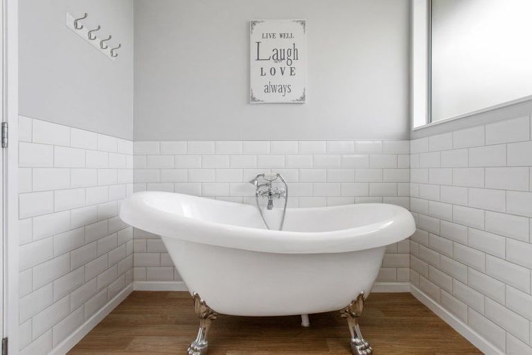 Photo of property in 9 Farnworth Crescent, Whakatane, 3120