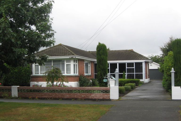 Photo of property in 16 Coopers Road, Dallington, Christchurch, 8061