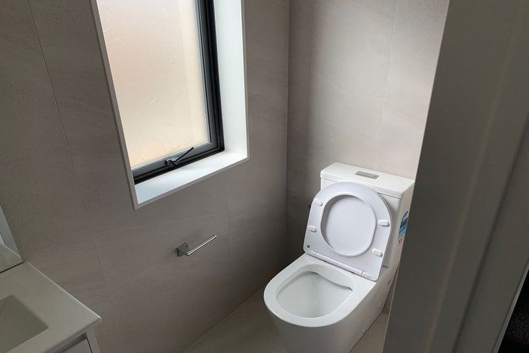 Photo of property in 9c Jillteresa Crescent, Half Moon Bay, Auckland, 2012