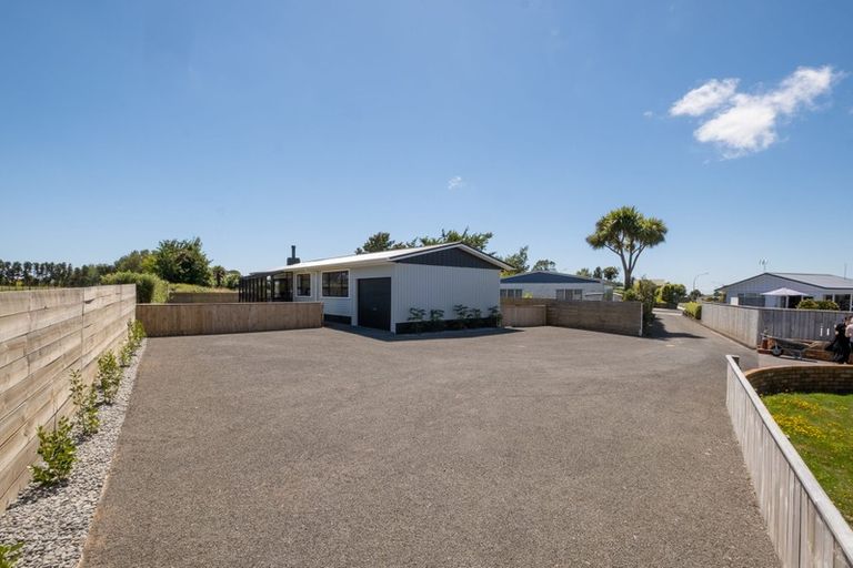 Photo of property in 15 Montjoy Street, Stratford, 4332