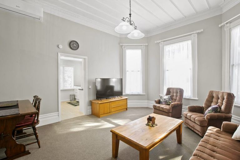 Photo of property in 209 Devon Street West, New Plymouth, 4310