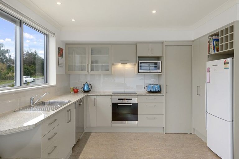 Photo of property in 2 Athol Place, Diamond Harbour, 8971