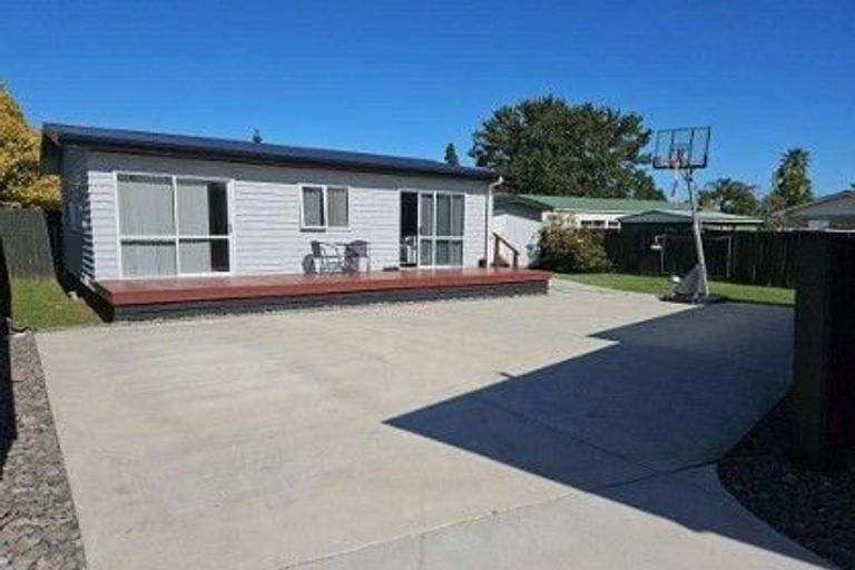 Photo of property in 2 Jeanette Street, Glenview, Hamilton, 3206