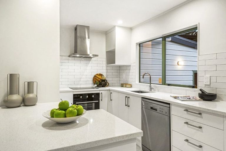 Photo of property in 9/179 Mokoia Road, Birkenhead, Auckland, 0626