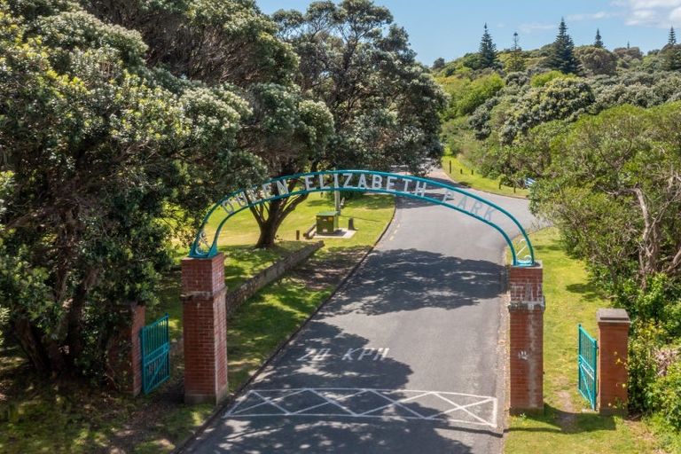 Photo of property in 121 The Parade, Paekakariki, 5034
