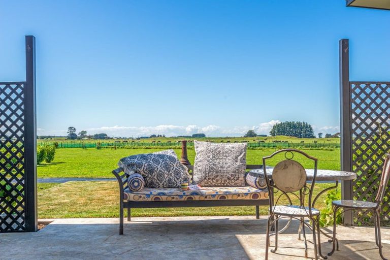 Photo of property in 858d Rangiotu Road, Rangiotu, Palmerston North, 4477