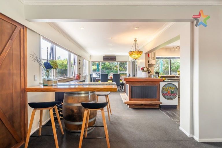 Photo of property in 15 Summit Road, Fairfield, Lower Hutt, 5011