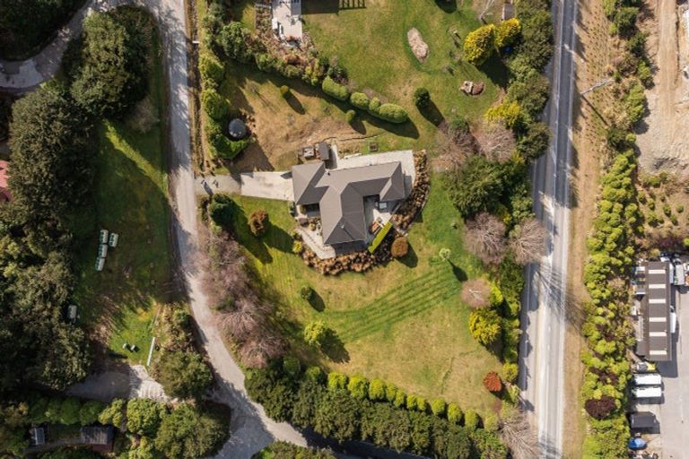 Photo of property in 10 Cove Lane, Mount Creighton, Queenstown, 9371