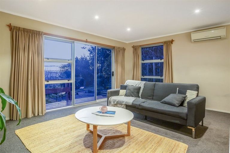 Photo of property in 18 Toporoa View, Ascot Park, Porirua, 5024
