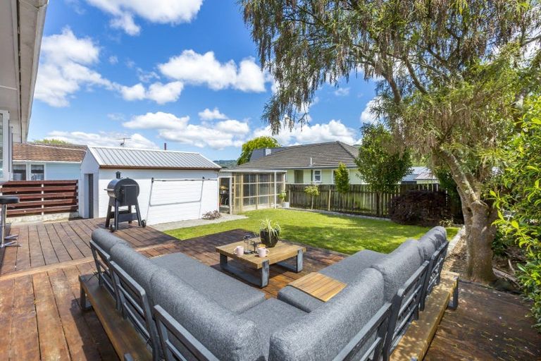 Photo of property in 9 Hillside Drive, Maoribank, Upper Hutt, 5018