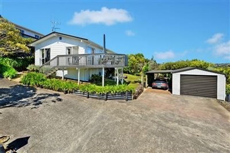 Photo of property in 1/14 Gillan Place, Bayview, Auckland, 0629