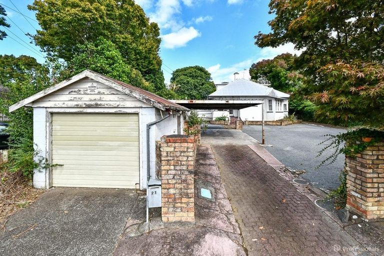 Photo of property in 21 Gray Avenue, Mangere East, Auckland, 2024