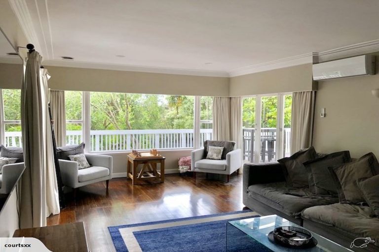 Photo of property in 9 The Close, Greenhithe, Auckland, 0632