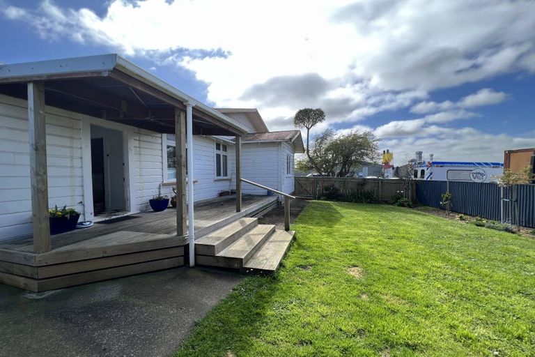 Photo of property in 7 Seddon Street, Dannevirke, 4930
