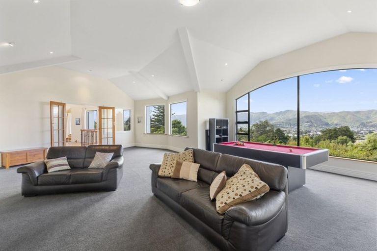 Photo of property in 1 Corrondella Grove, Belmont, Lower Hutt, 5010