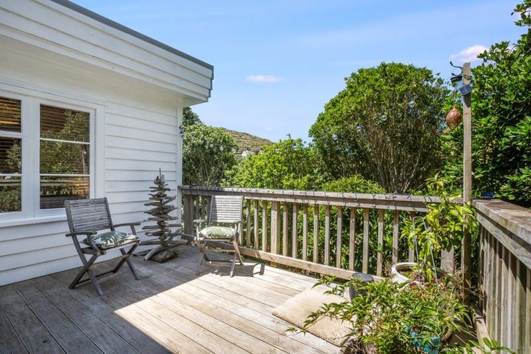 Photo of property in 63 Airlie Road, Plimmerton, Porirua, 5026