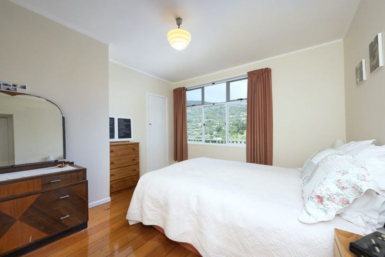 Photo of property in 14 Garden Road, Piha, 0772