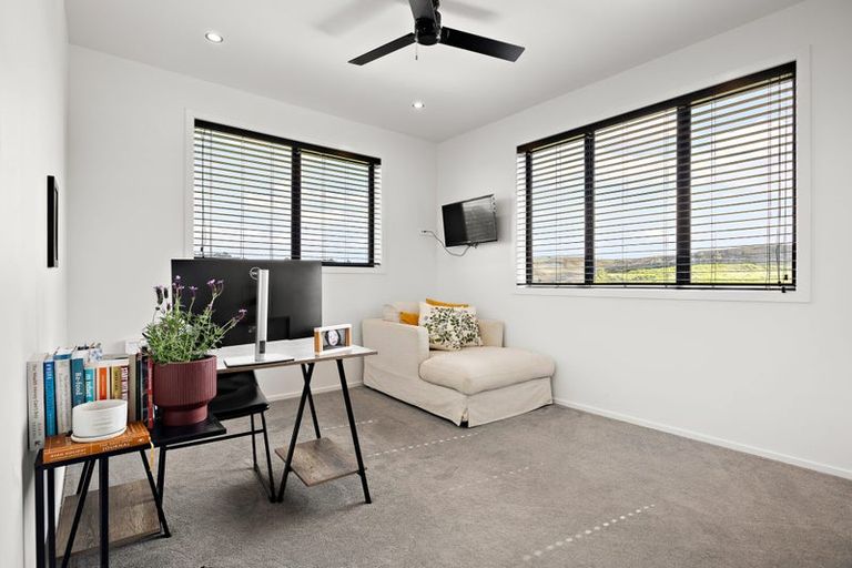Photo of property in 1088 South Head Road, South Head, Helensville, 0874