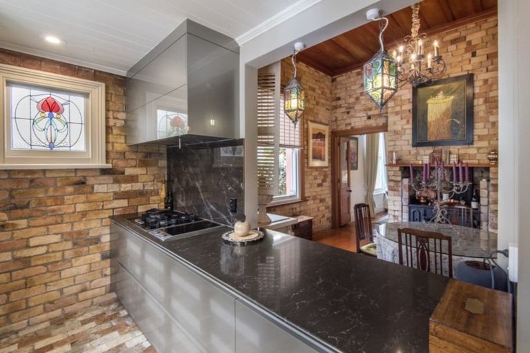 Photo of property in 11 Rattray Street, Devonport, Auckland, 0624