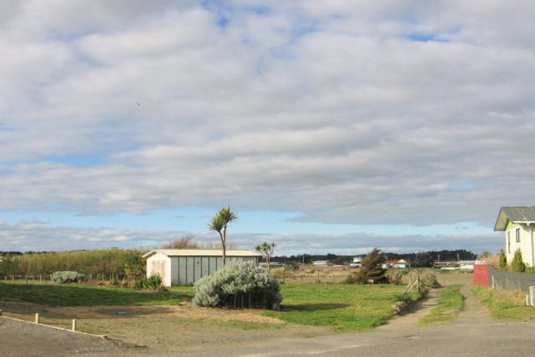 Photo of property in 49 Shortt Street, Foxton Beach, Foxton, 4815