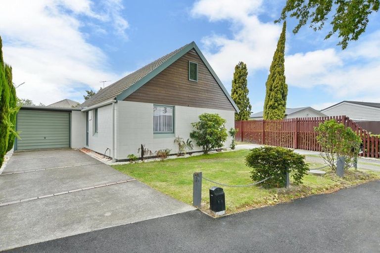 Photo of property in 2/4 Egmont Place, Bishopdale, Christchurch, 8051