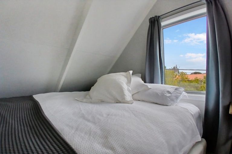 Photo of property in 2/23 Park Road, Glenfield, Auckland, 0629