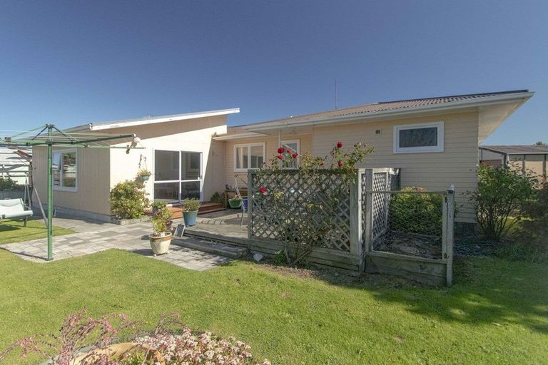 Photo of property in 28 Mcgregor Avenue, Pirimai, Napier, 4112