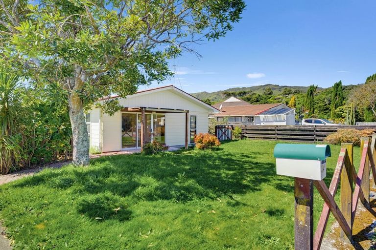 Photo of property in 34a Kanawa Street, Waikanae, 5036