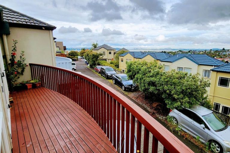 Photo of property in 147a Hobsonville Road, West Harbour, Auckland, 0618