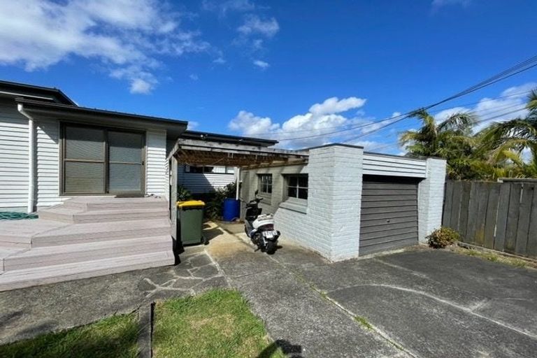 Photo of property in 23 Tobruk Crescent, Milford, Auckland, 0620