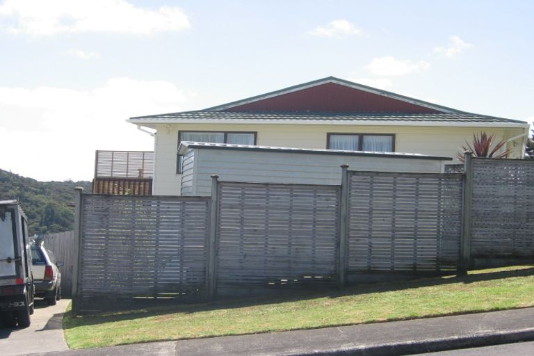 Photo of property in 1 Gillan Place, Bayview, Auckland, 0629