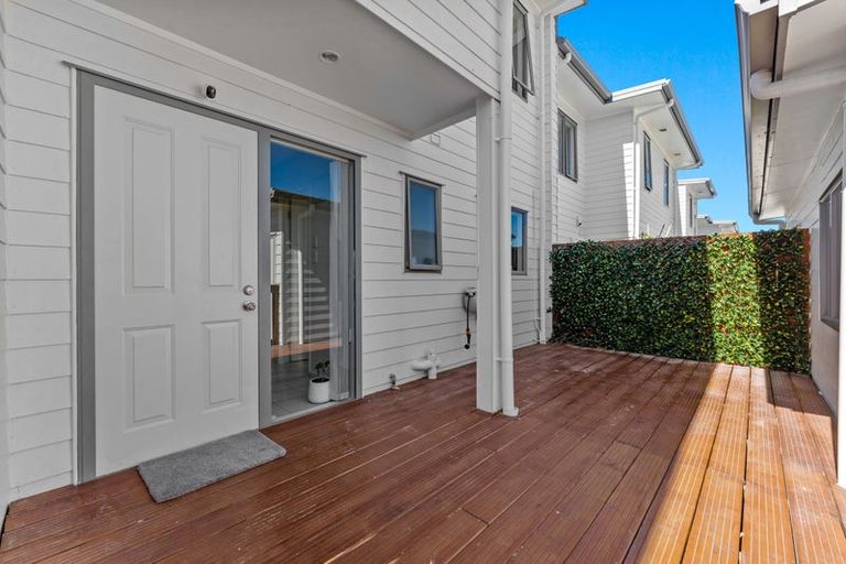 Photo of property in 4/3 Hulme Place, Henderson, Auckland, 0612